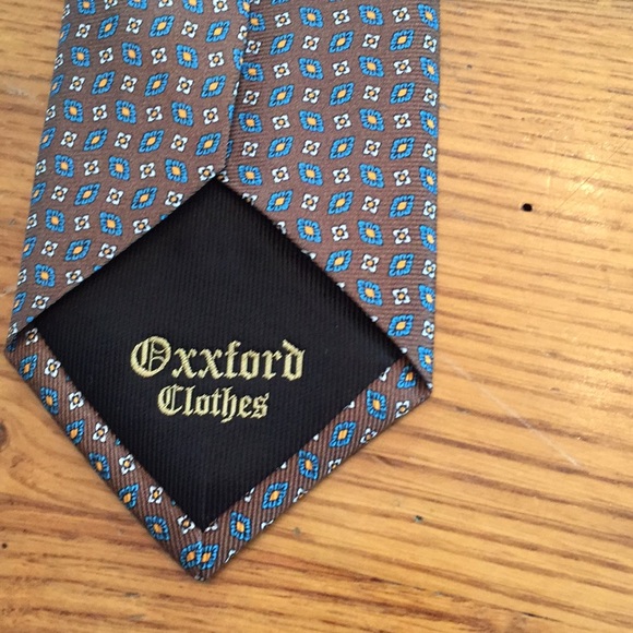 Men’s Tie - Picture 2 of 2